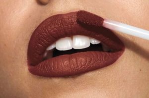 Batom líquido Lip Paint semimatte Ultra color Avon, 7ml